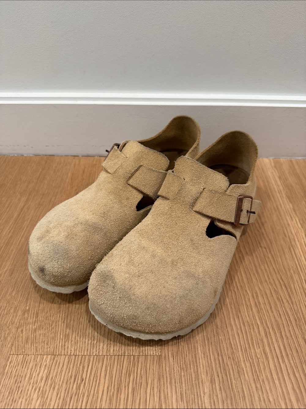 Birkenstock London Suede in Latte Cream